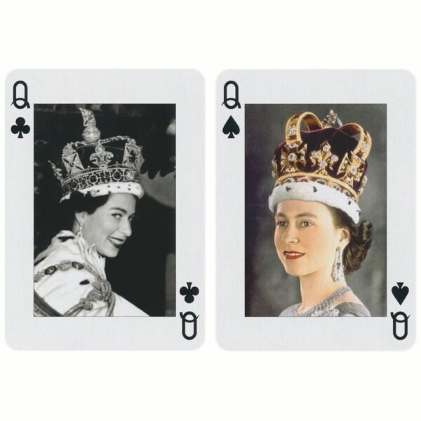 Pokerové hrací karty s fotografiemi britské královny Alžběty II.