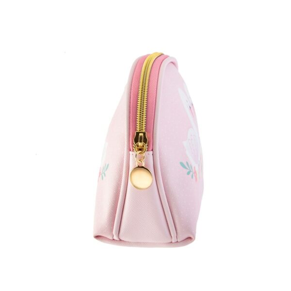 Růžová kosmetická taška se vzorem labutí.